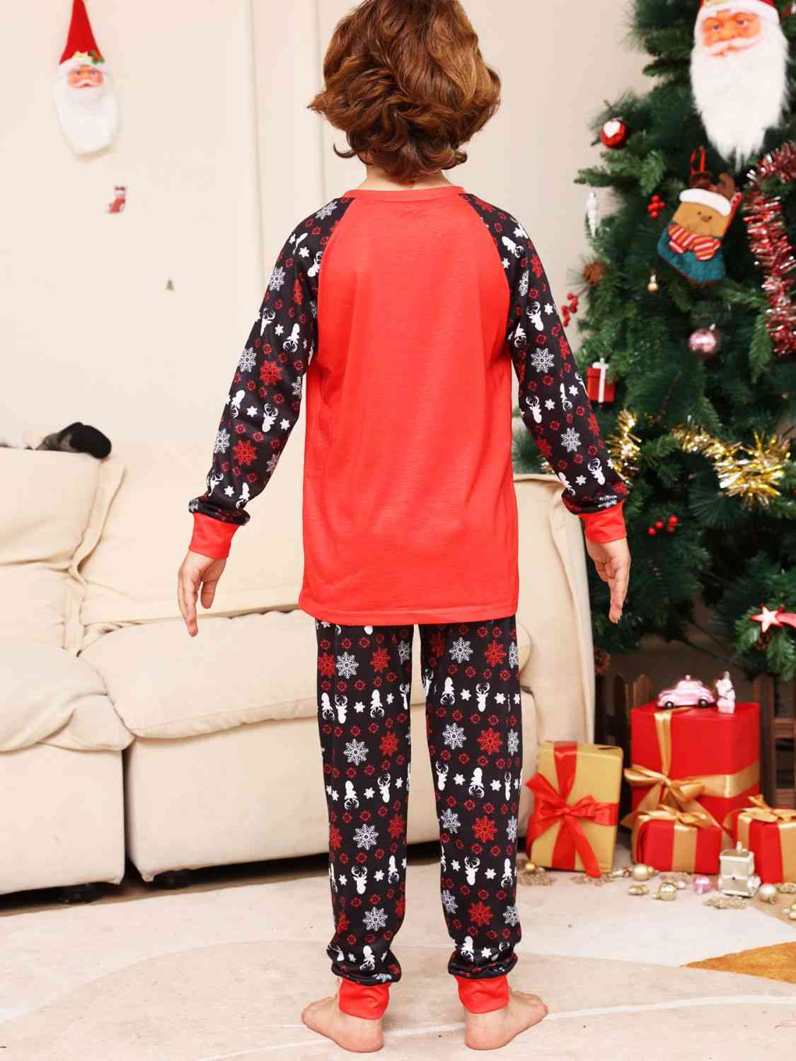 Reindeer Graphic Top and Pants Set - Estora_Online