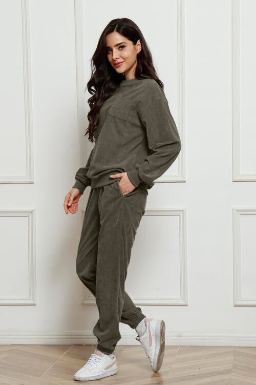 Round Neck Sweatshirt and Sweatpants Set - Estora_Online