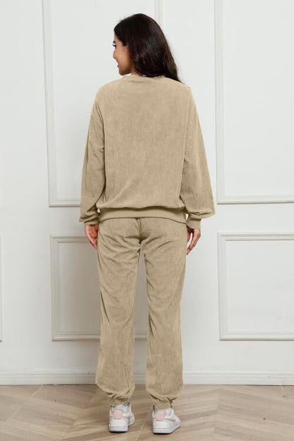 Round Neck Sweatshirt and Sweatpants Set - Estora_Online