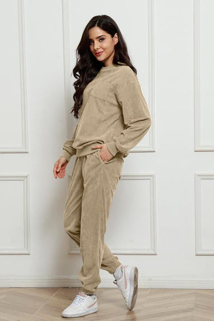 Round Neck Sweatshirt and Sweatpants Set - Estora_Online